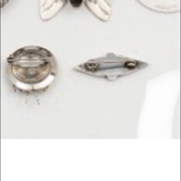 In search of this Pin - Picture 3 of 4